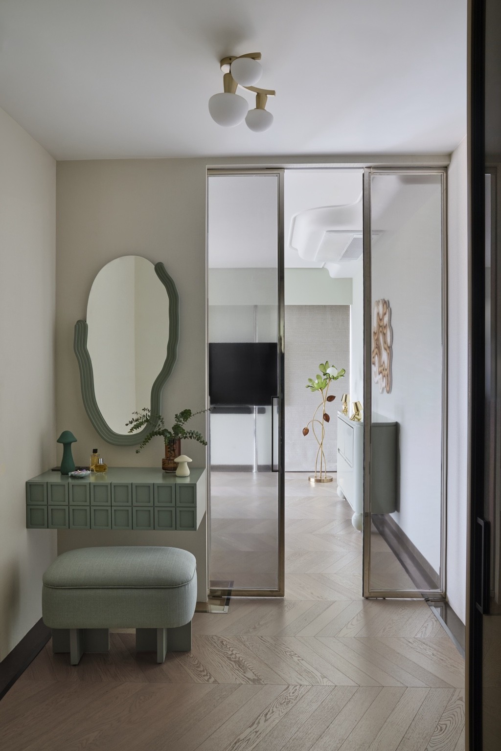 Romantic Art House — interior view 2