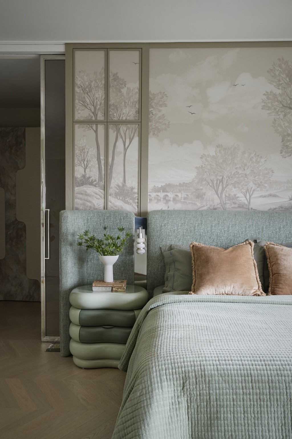 Romantic Art House — interior view 3