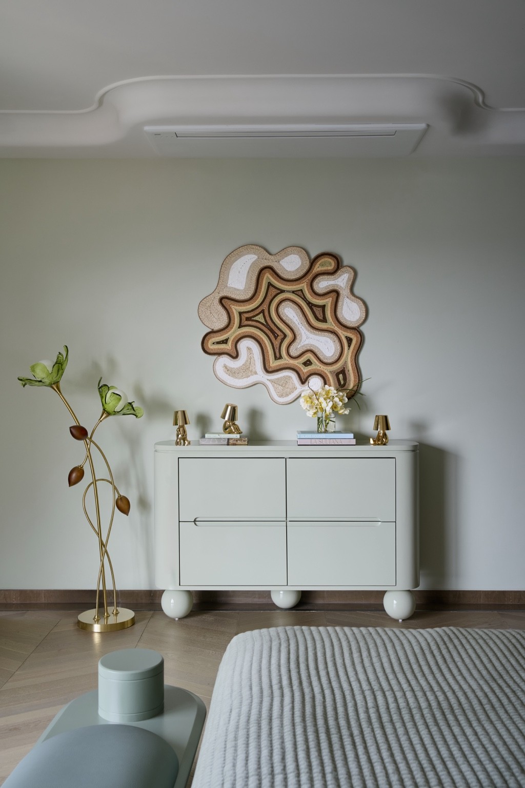 Romantic Art House — interior view 5