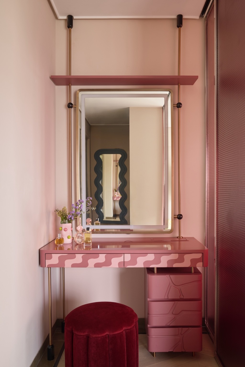 Romantic Art House — interior view 9