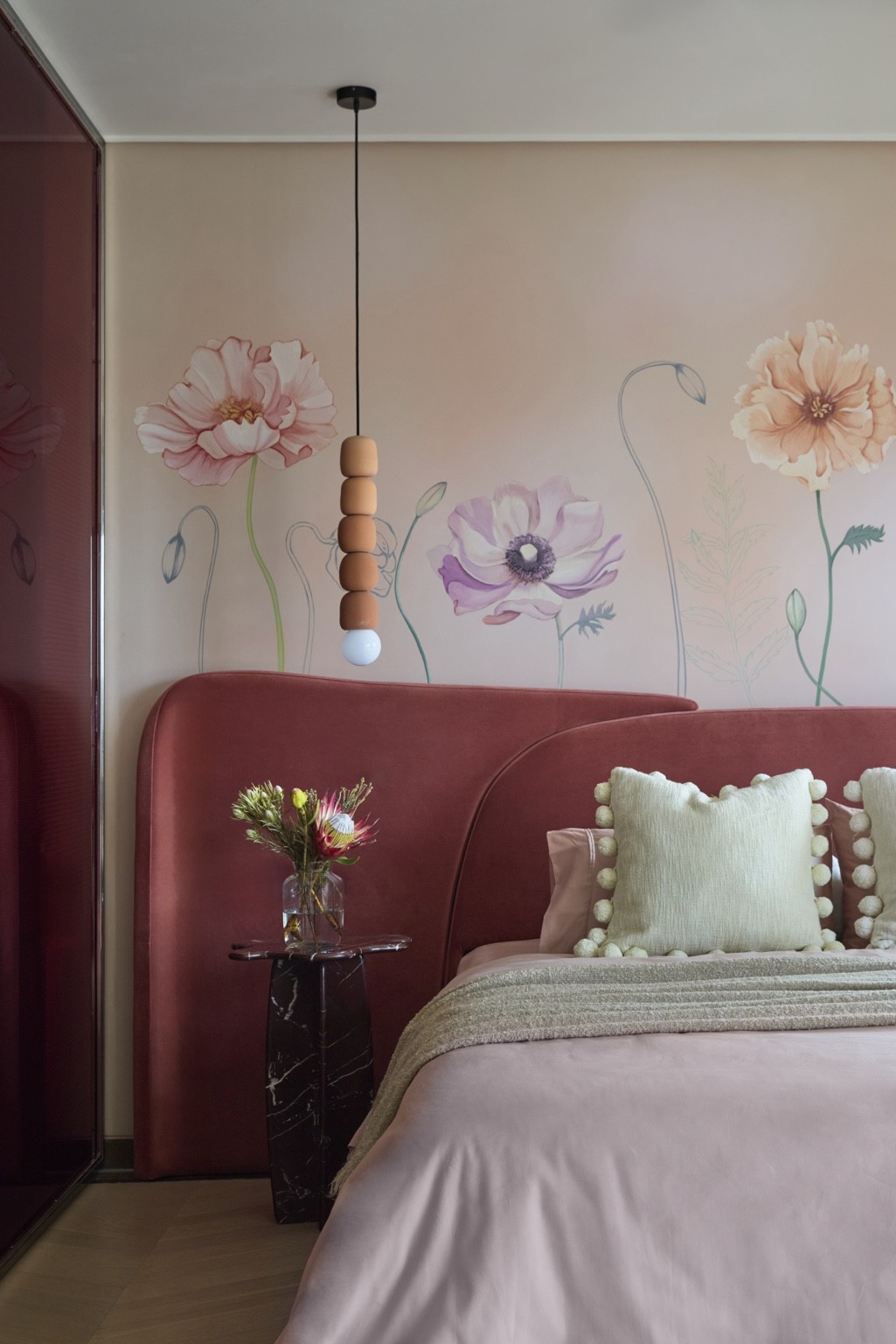 Romantic Art House — interior view 11