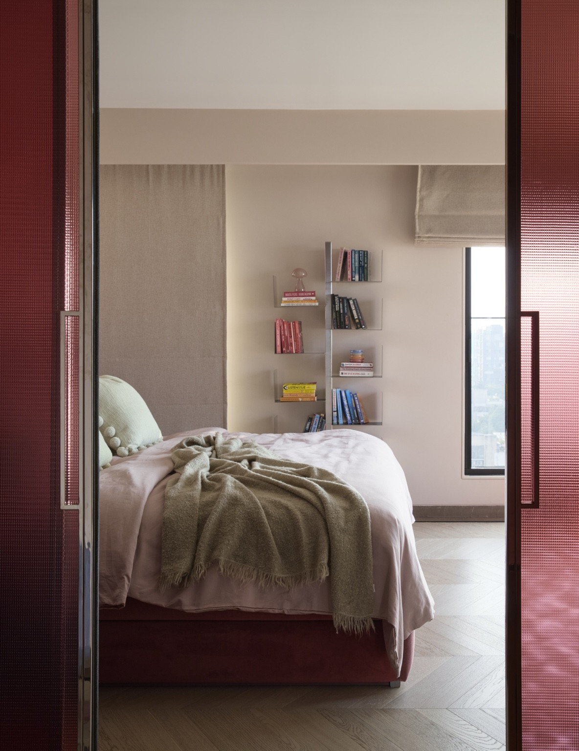 Romantic Art House — interior view 12